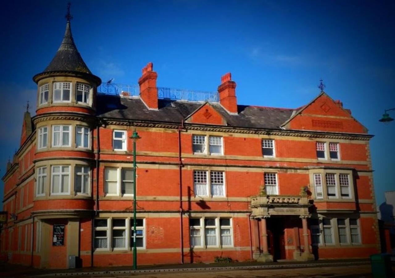 Vale View Apartment, Prestatyn, North Wales - A Stylish, Dog-Friendly Holiday Let Just A 5 Min Walk To Beach & Town! Exterior foto